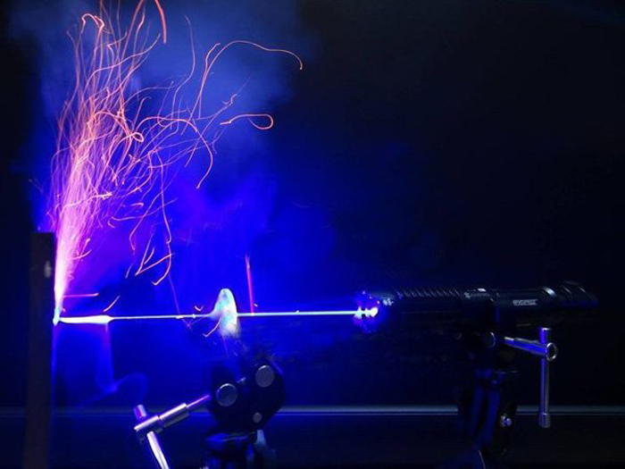 Le plus puissant du monde pointeur laser bleu 30000mW/ 40000mW!